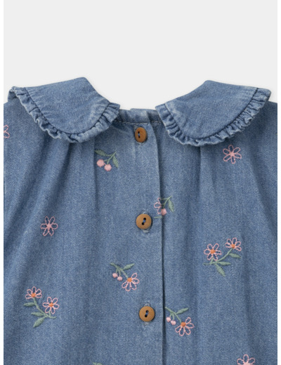 Robe en jean fleuri
