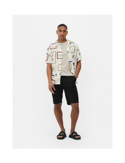 Short chino à braguette boutonnée