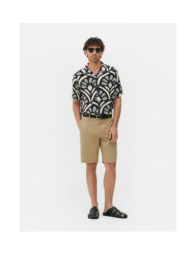 Short chino à braguette boutonnée