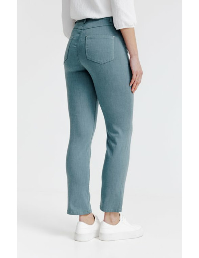 Pantacourt contenant du modal