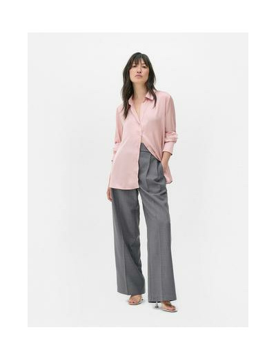 Chemise en satin à col souple