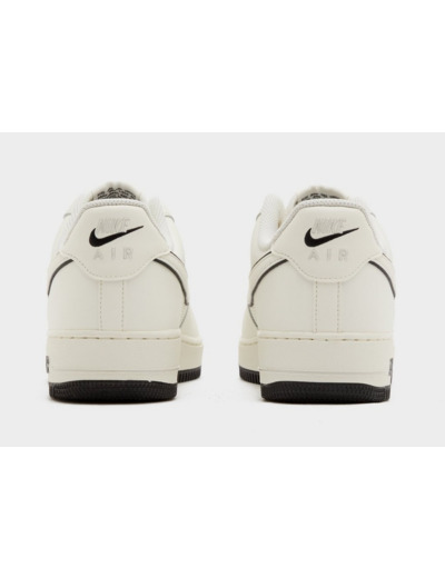 Nike Air Force 1 '07 LV8