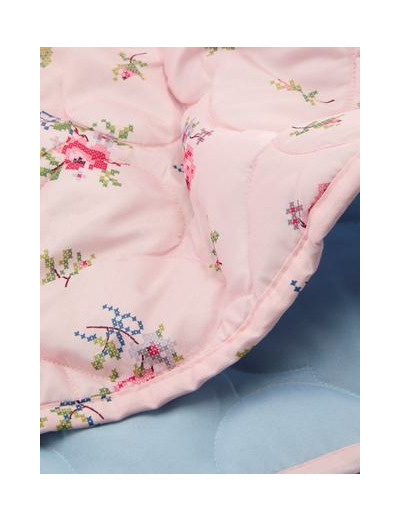 Couverture matelassée à effet point de croix