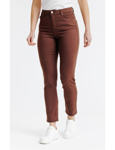 Pantacourt contenant du modal