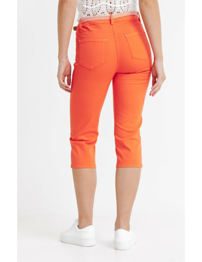 Pantalon coupe corsaire sous les genoux