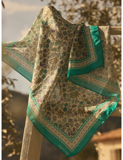 Foulard carré imprimé fleuri