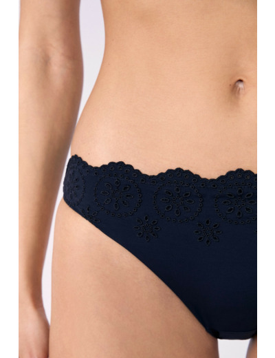 Culotte bikini bas de maillot avec broderies