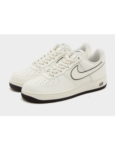 Nike Air Force 1 '07 LV8