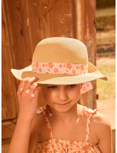 Chapeau de paille avec noeud