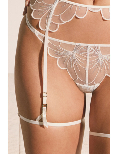 String en broderie,String en broderie;${refinementColor}