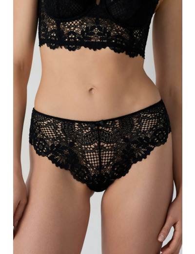 Shorty en dentelle,Shorty en dentelle;${refinementColor}