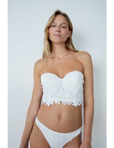 Soutien-gorge bustier coques fines avec broderies